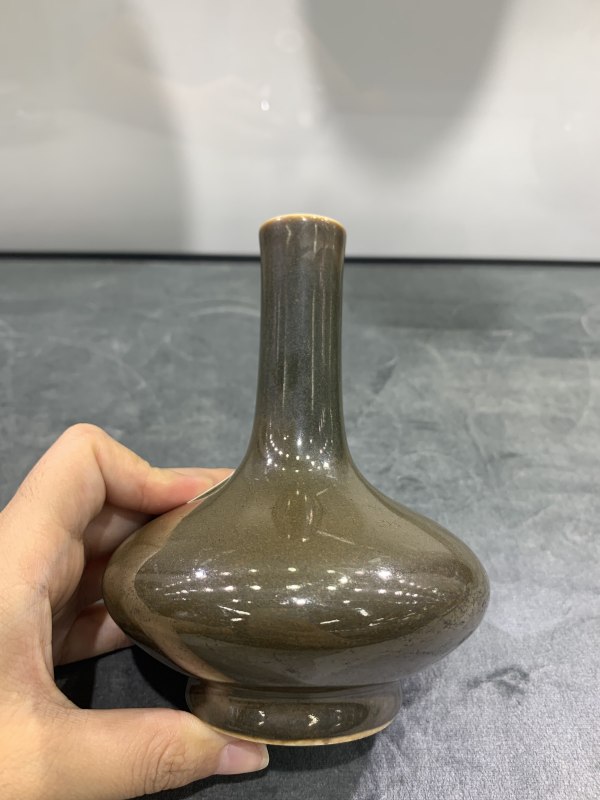 清晚期茶叶末釉荸荠瓶 - 图2