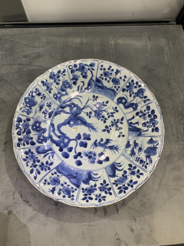 清康熙青花开光雉鸡牡丹纹花口大盘 - 图2