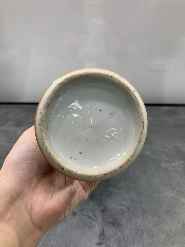 清雍正墨彩矾红描金山水楼阁纹盖瓶 - 图9