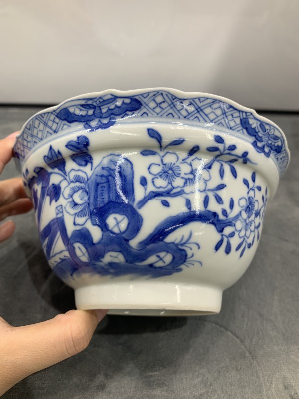 清中期青花洞石牡丹花卉纹花口折腰盖碗 - 图3