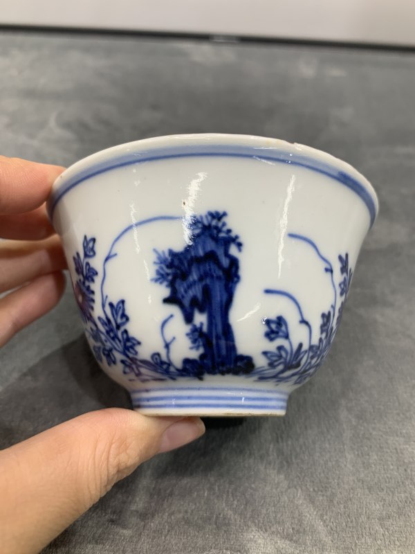 明嘉靖青花仿成窑三秋纹杯 - 图2