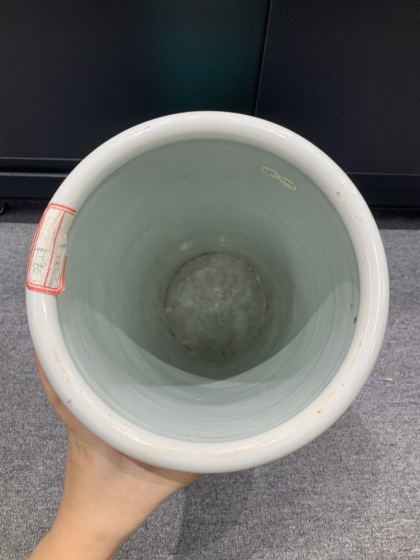 清晚期粉彩松石绿地富贵白头图大箭筒 - 图6