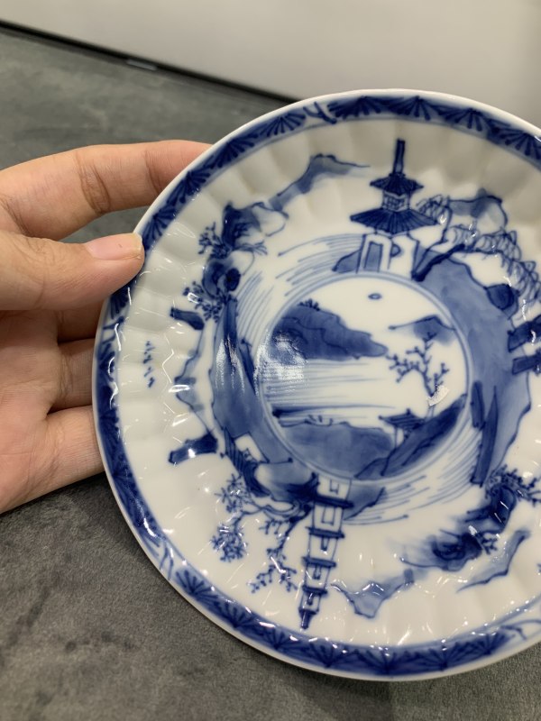 清康熙青花山水楼阁纹模印小盘 - 图4
