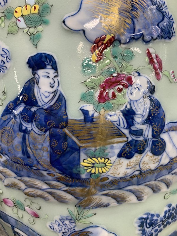 清道光粉青釉青花堆白加彩仙人乘槎渡鹊桥纹双耳大瓶 - 图9