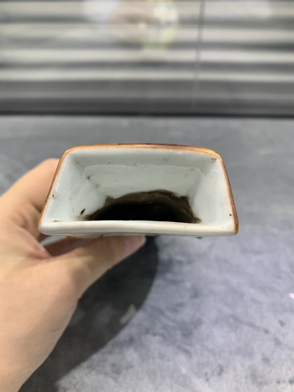 清晚期黄地粉彩和合二仙壁瓶 - 图4