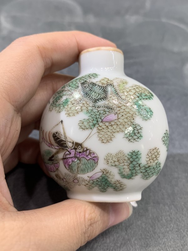 清晚期粉彩飞黄腾达鼻烟壶 - 图2