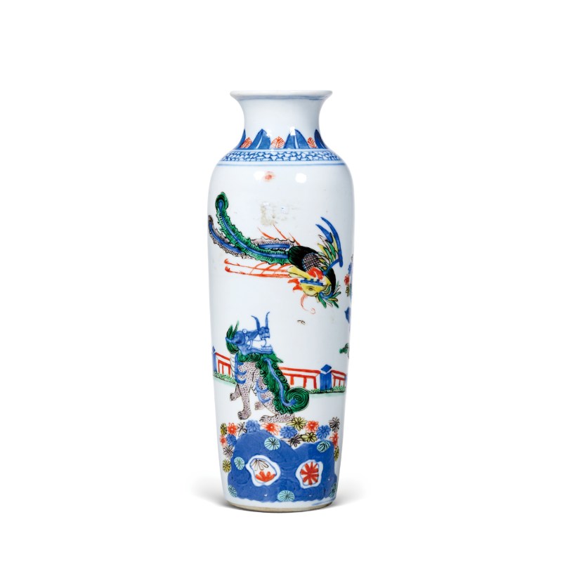 清晚期青花五彩洞石芭蕉麒麟引凤纹筒瓶