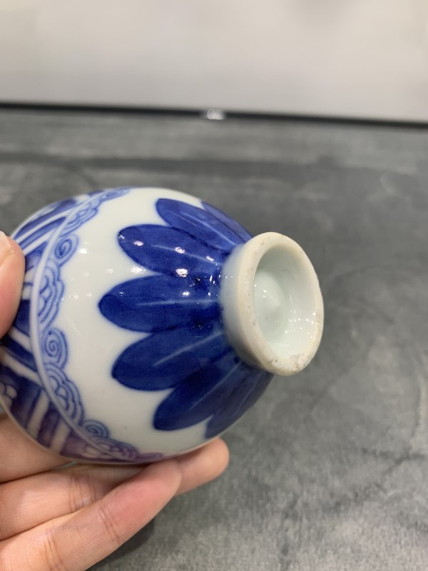 清中期青花蕉叶纹鸡心杯 - 图8