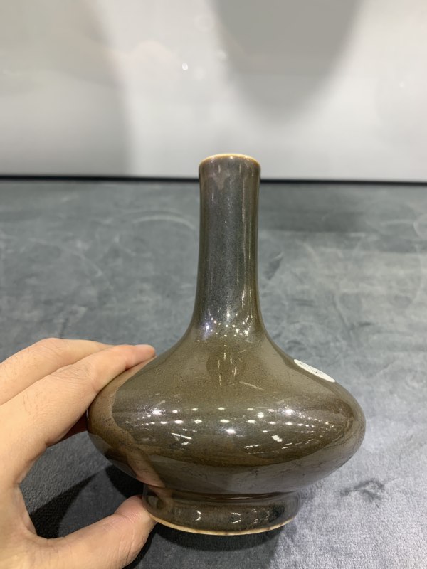 清晚期茶叶末釉荸荠瓶 - 图3