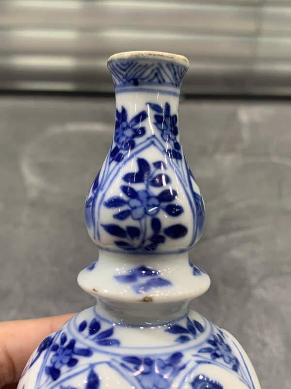 清康熙青花四美图瓜棱小葫芦瓶 - 图6
