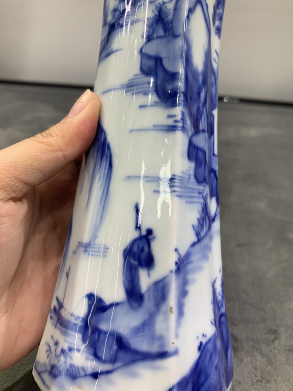 清康熙青花山水楼阁纹海棠形花觚 - 图7