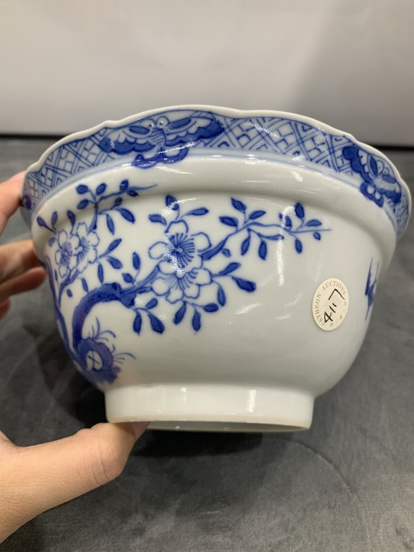 清中期青花洞石牡丹花卉纹花口折腰盖碗 - 图4