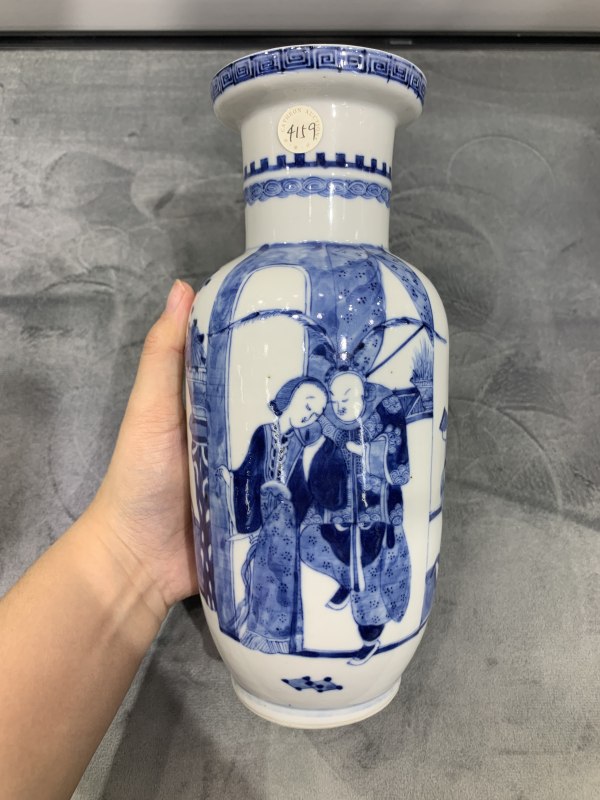 清晚期青花吕布戏貂蝉棒槌瓶 - 图2