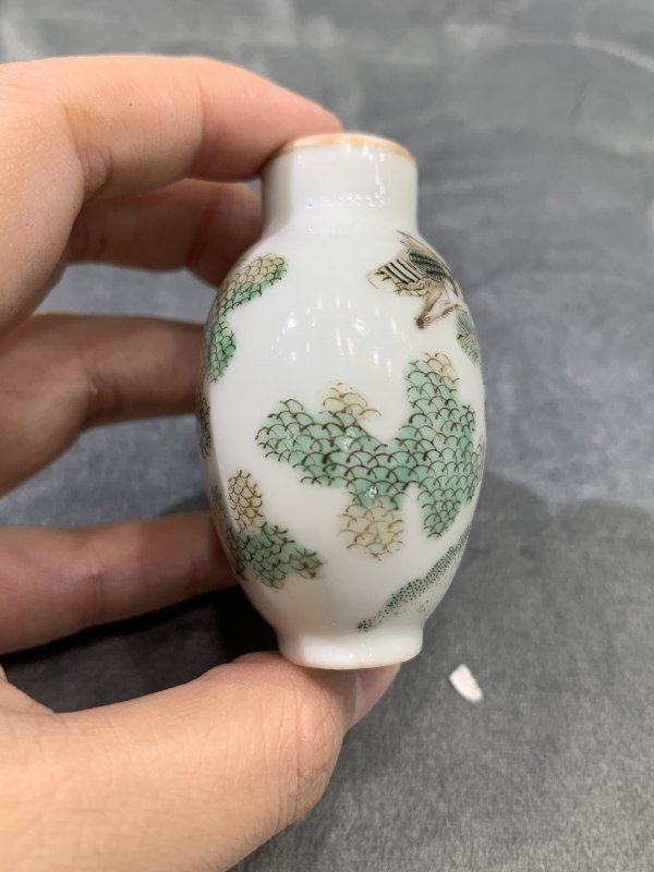 清晚期粉彩飞黄腾达鼻烟壶 - 图3