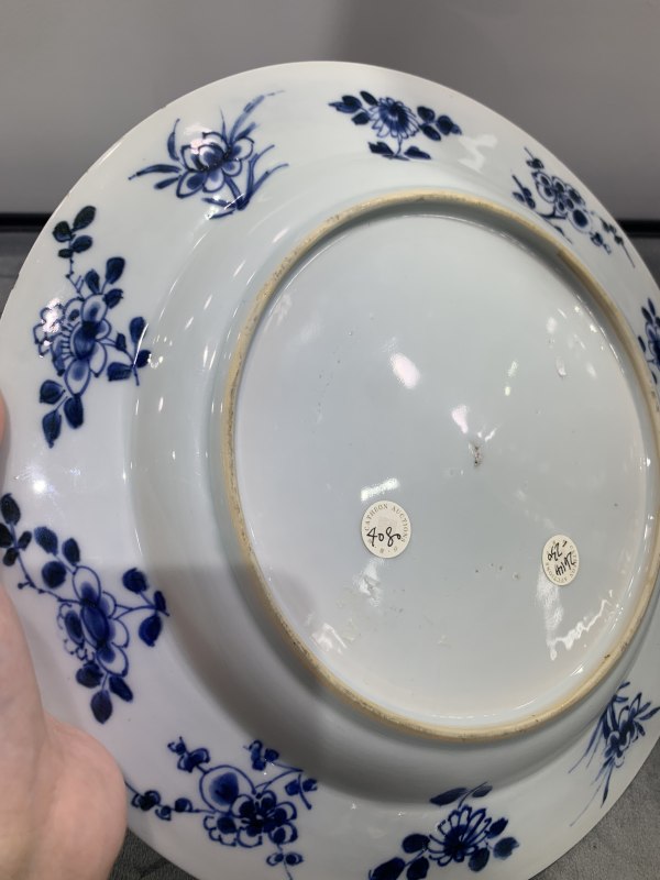 清康熙青花合家欢人物故事纹折沿盘 - 图9