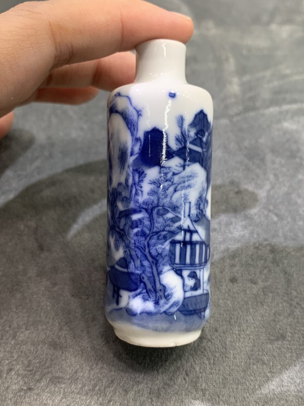清晚期青花寒江独钓纹鼻烟壶 - 图2