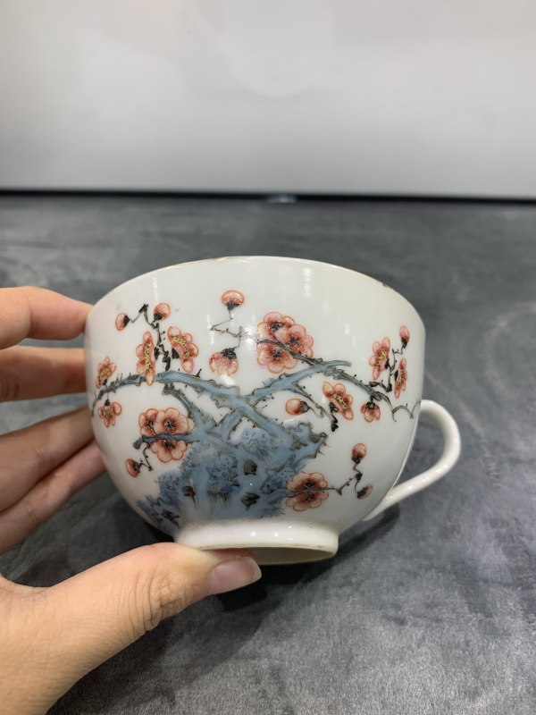 民国粉彩梅花纹把杯一组四件 - 图2