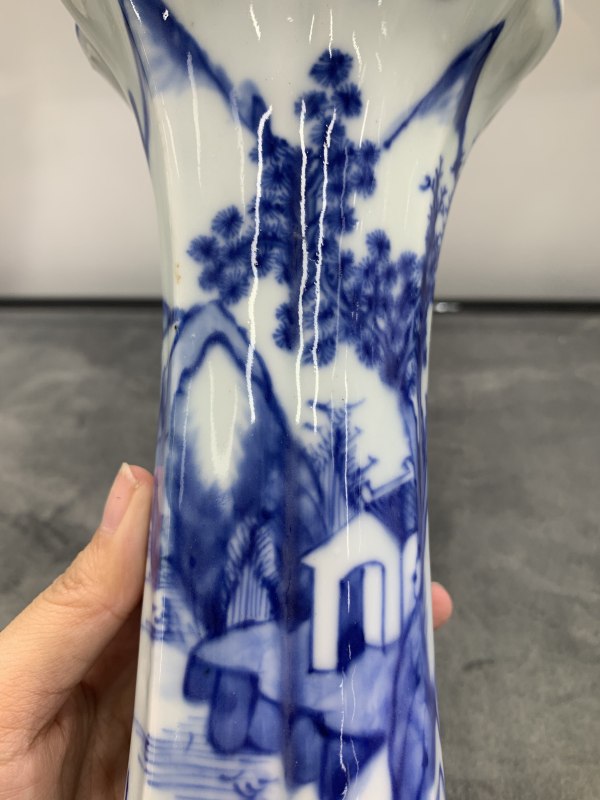 清康熙青花山水楼阁纹海棠形花觚 - 图8
