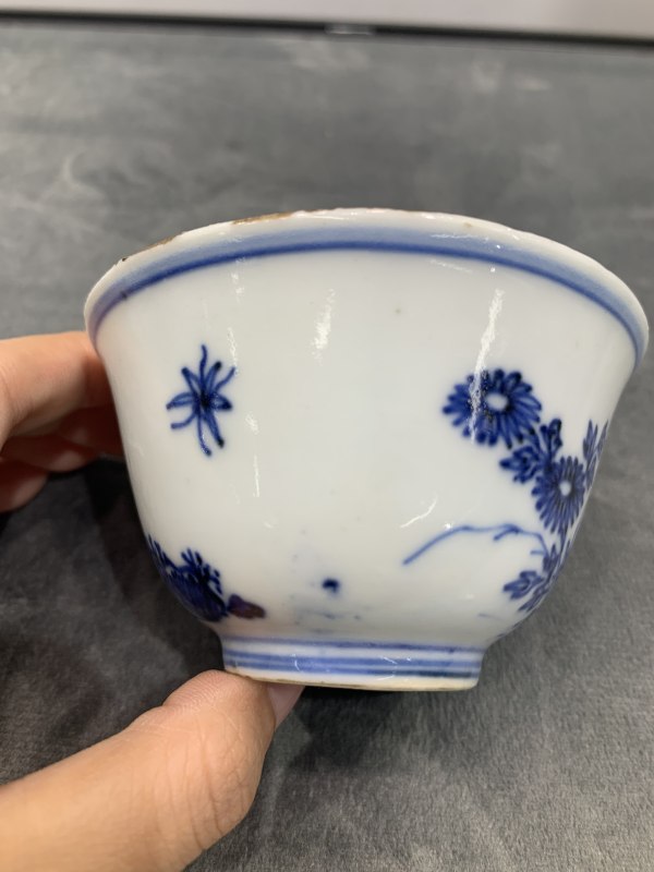 明嘉靖青花仿成窑三秋纹杯 - 图5