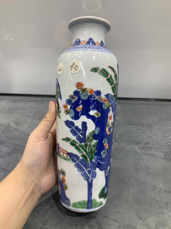 清晚期青花五彩洞石芭蕉麒麟引凤纹筒瓶 - 图3