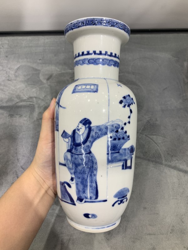 清晚期青花吕布戏貂蝉棒槌瓶 - 图3