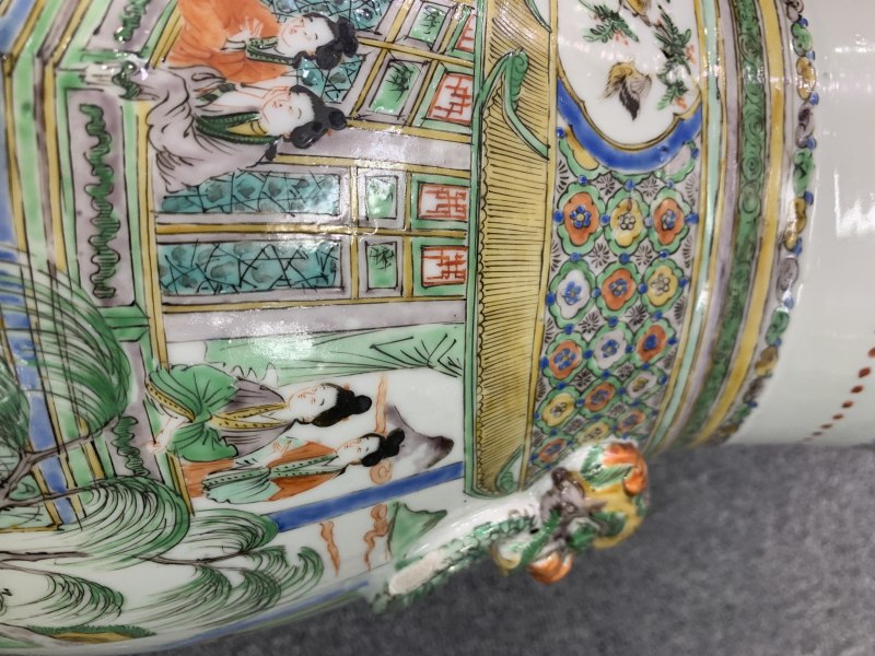 清咸丰五彩泛舟游湖图狮耳衔环大尊 - 图16