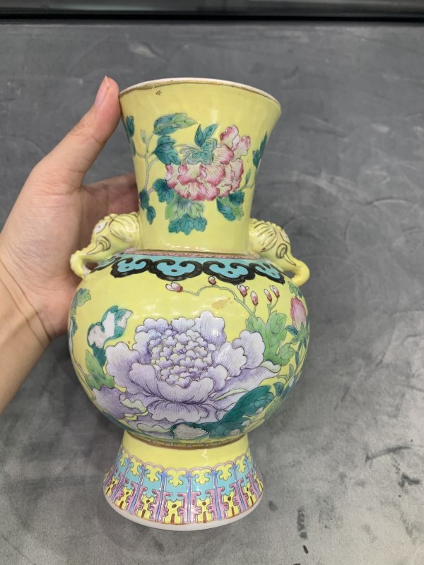 清光绪黄地粉彩花鸟纹象耳尊 - 图3