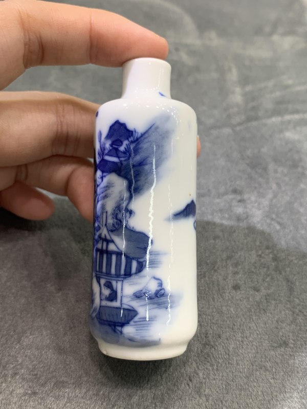 清晚期青花寒江独钓纹鼻烟壶 - 图3