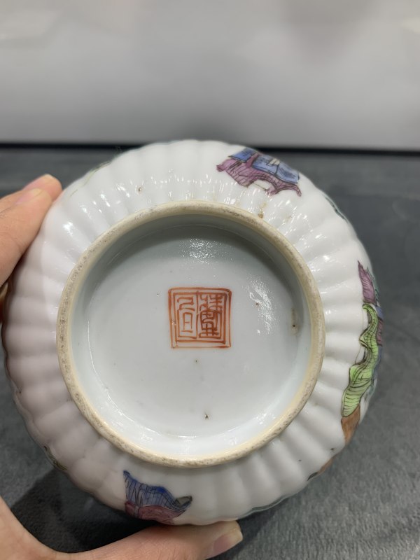 清同治粉彩福禄寿三星模印花口碗 - 图9