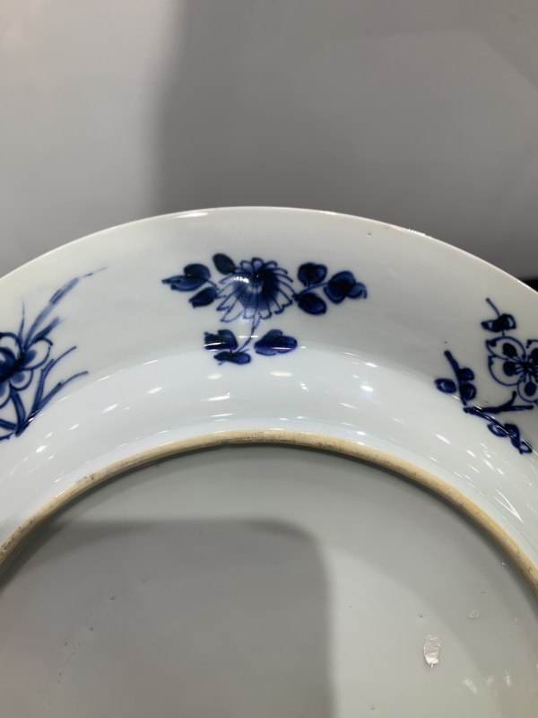 清康熙青花合家欢人物故事纹折沿盘 - 图11
