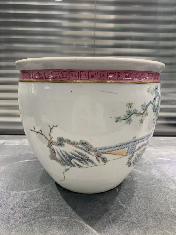 清晚期粉彩钟馗嫁妹图案缸 - 图4