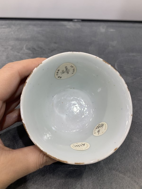 明嘉靖青花仿成窑三秋纹杯 - 图6