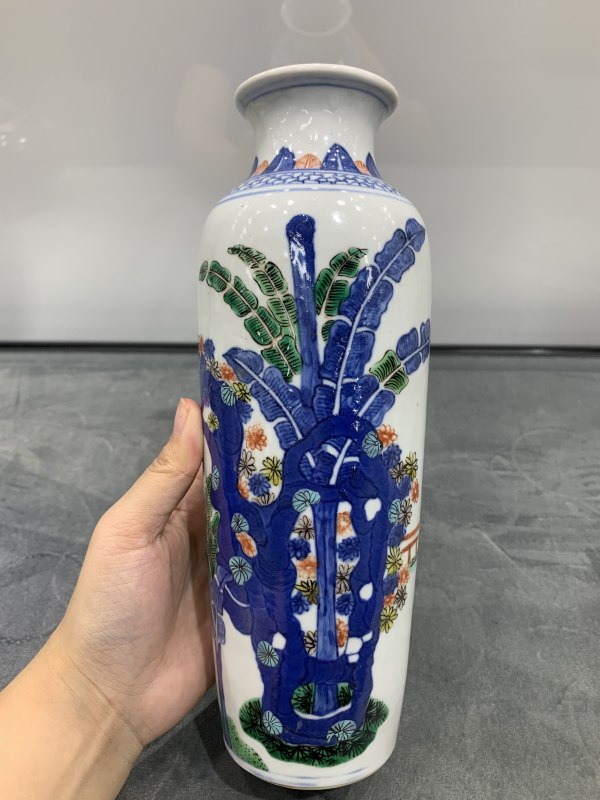 清晚期青花五彩洞石芭蕉麒麟引凤纹筒瓶 - 图4