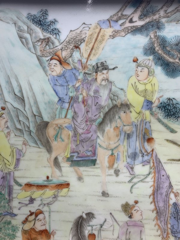 清中期粉彩珠帘寨人物故事图插屏（带木框、木座） - 图4