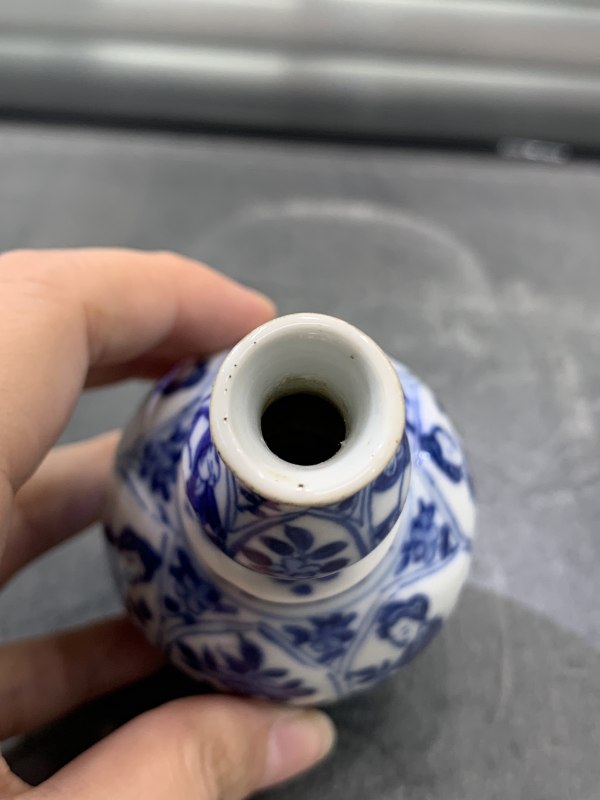 清康熙青花四美图瓜棱小葫芦瓶 - 图9