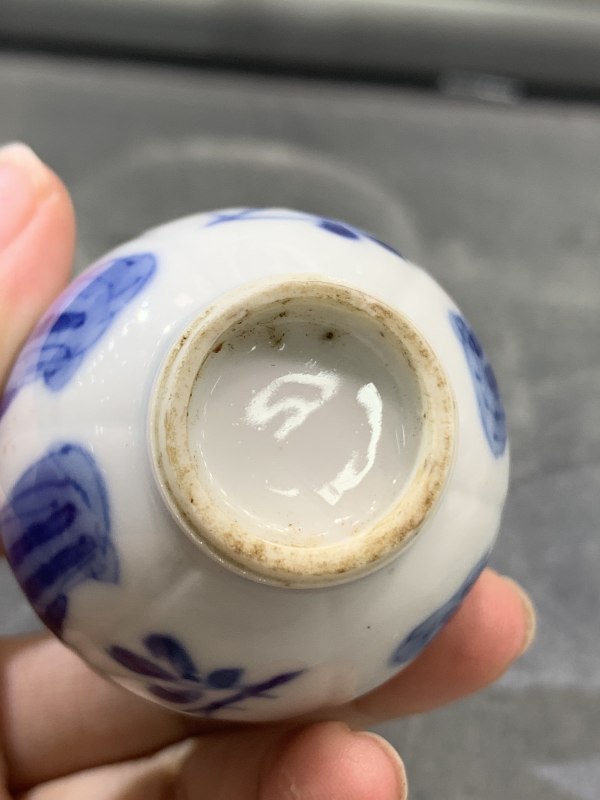 清康熙青花四美图瓜棱小胆瓶 - 图6