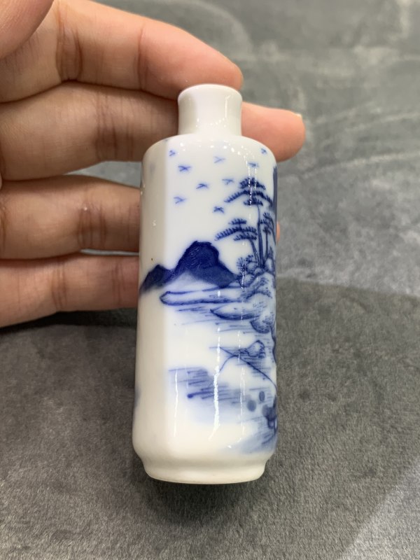 清晚期青花寒江独钓纹鼻烟壶 - 图4