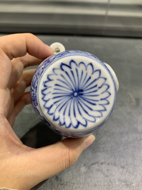 清中期青花缠枝莲纹鸟食罐 - 图6