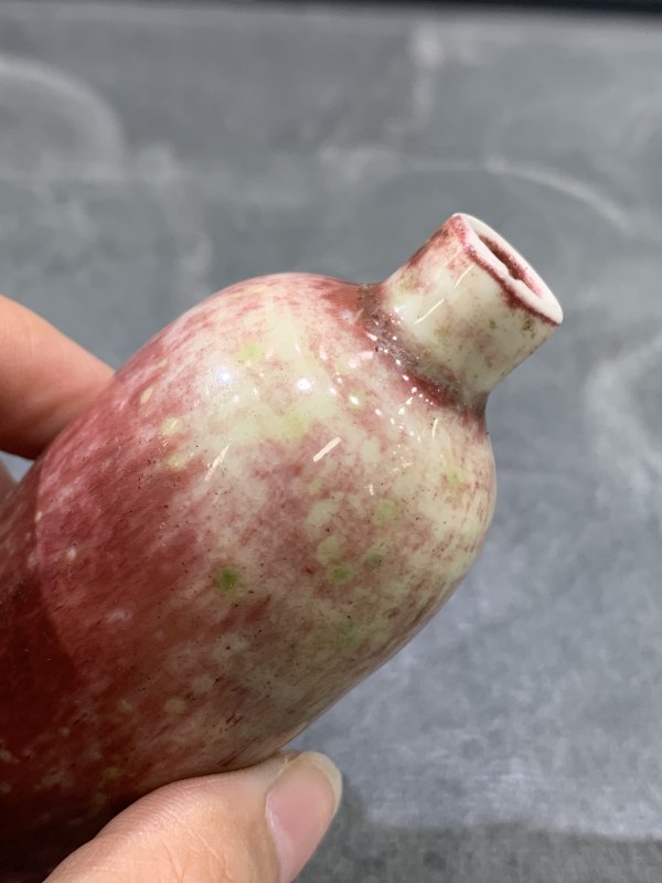 清康熙豇豆红釉鼻烟壶 - 图7