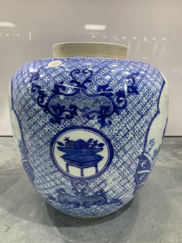 清康熙青花锦地开光天马献禄瑞兽纹罐 - 图5