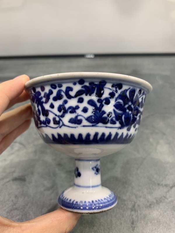 清乾隆青花缠枝花卉纹高足杯 - 图4