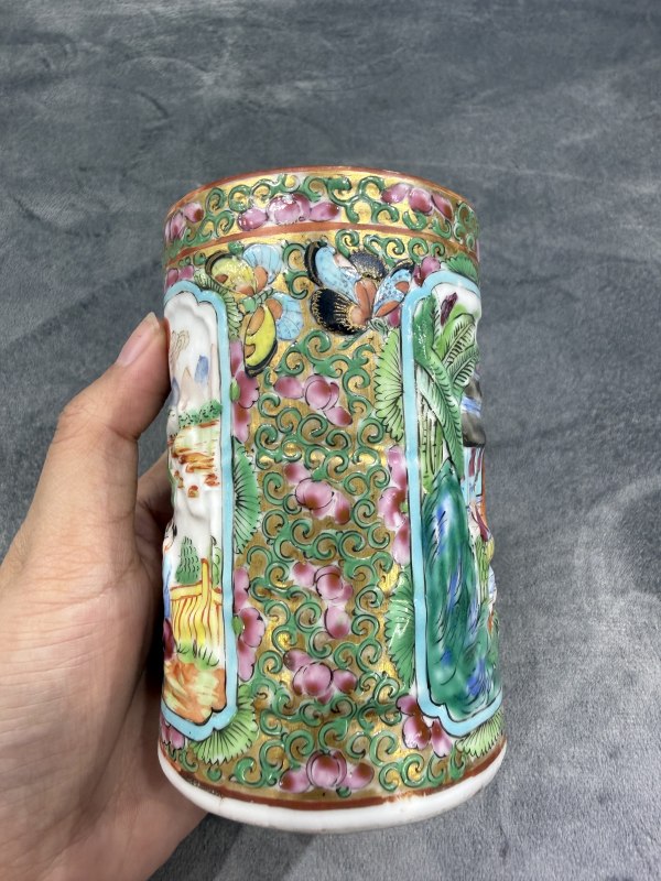 清晚期广彩连生贵子图模印小笔筒 - 图5