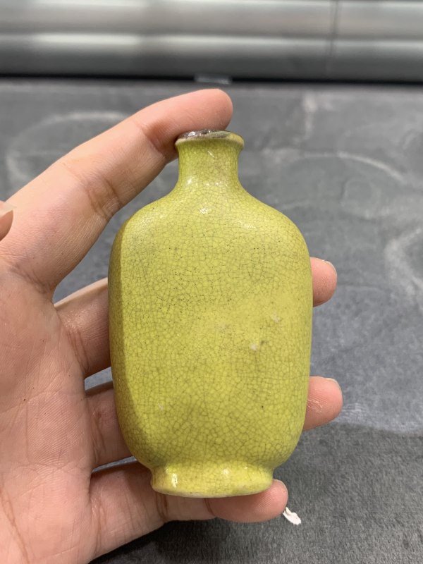 清晚期茶叶末釉鼻烟壶 - 图2