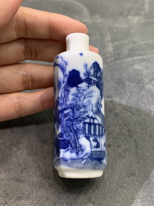 清晚期青花寒江独钓纹鼻烟壶 - 图6