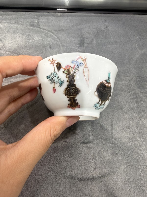 清雍正广珐琅墨彩炉瓶三事纹小杯 - 图2