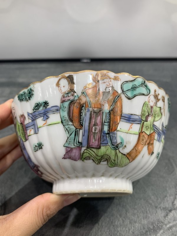 清同治粉彩福禄寿三星模印花口碗 - 图2