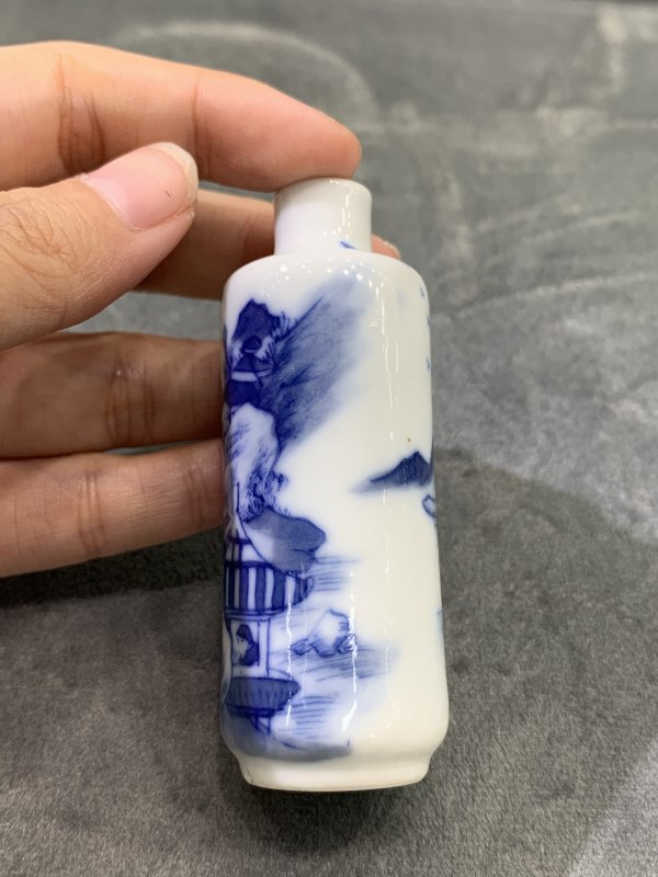 清晚期青花寒江独钓纹鼻烟壶 - 图7