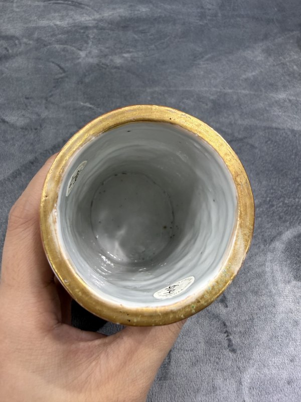 清晚期广彩连生贵子图模印小笔筒 - 图6