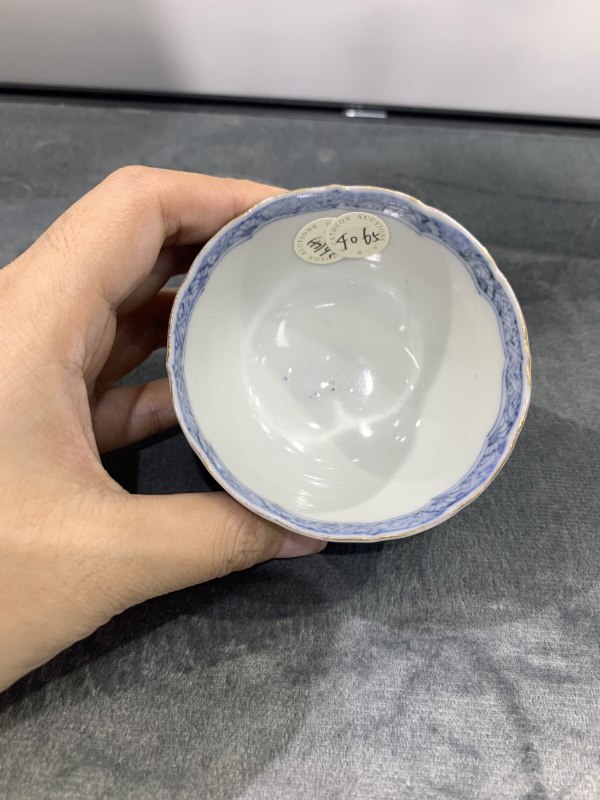 清乾隆青花留白开光粉彩莲花观音纹杯碟一套 - 图6