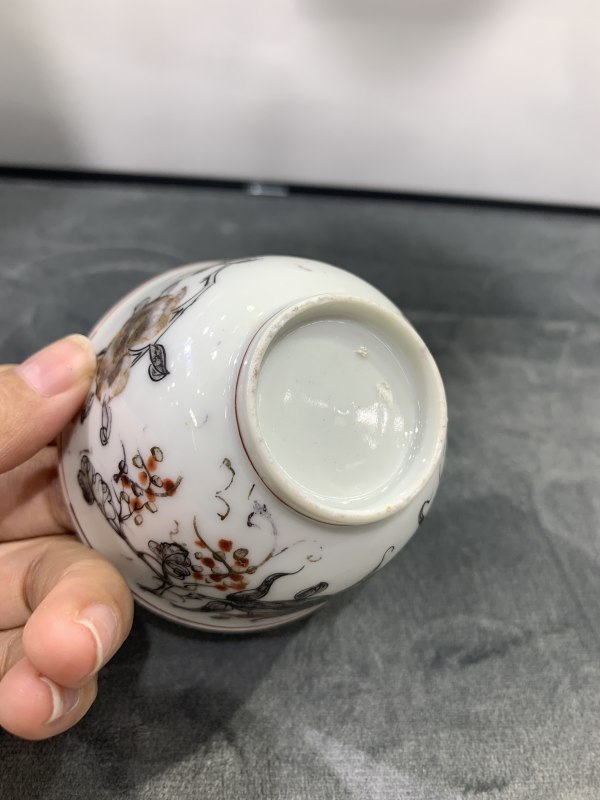 清雍正墨彩矾红描金外葡萄纹内金玉满堂纹小杯 - 图9